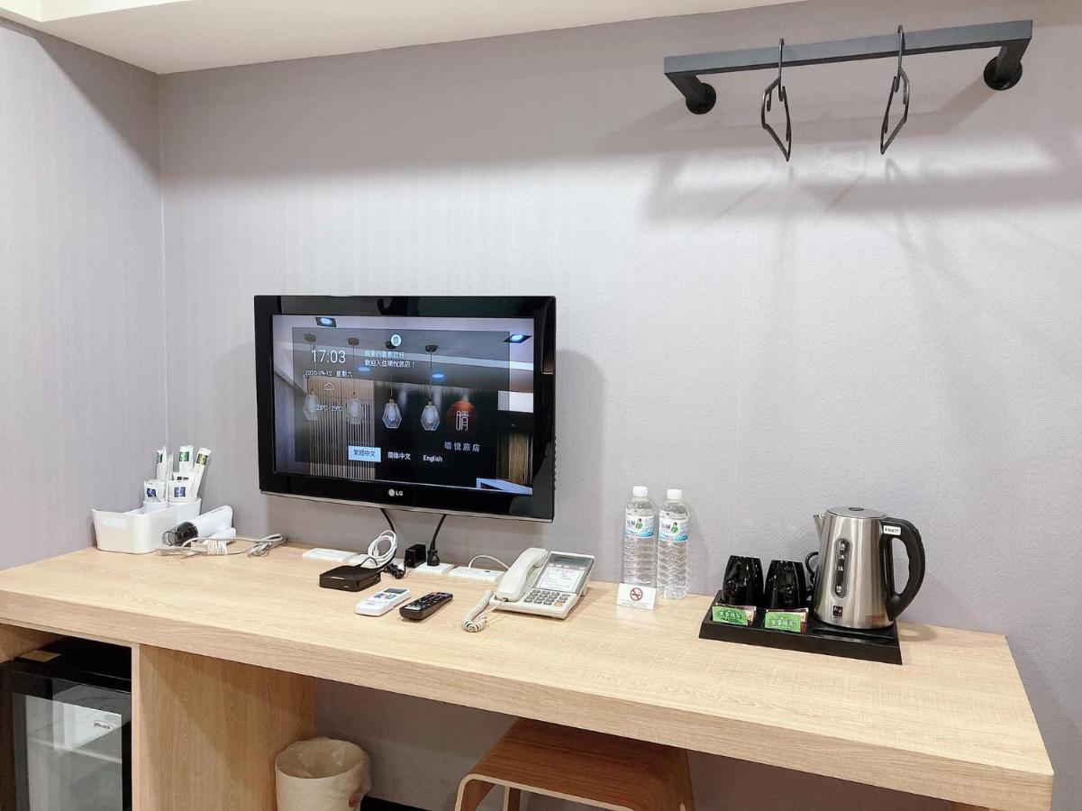 Cy Hotel Тайпей Екстериор снимка