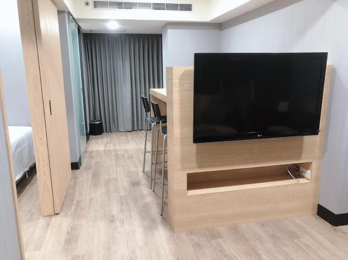 Cy Hotel Тайпей Екстериор снимка