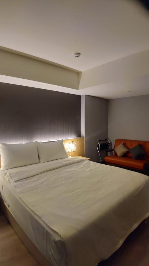 Cy Hotel Тайпей Екстериор снимка