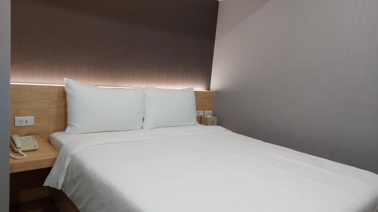 Cy Hotel Тайпей Екстериор снимка